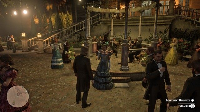 Mingle with the guests in the courtyard