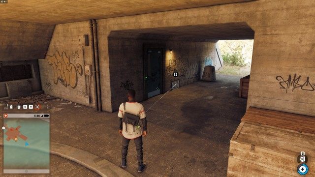 Warn Aiden Pearce about the trap