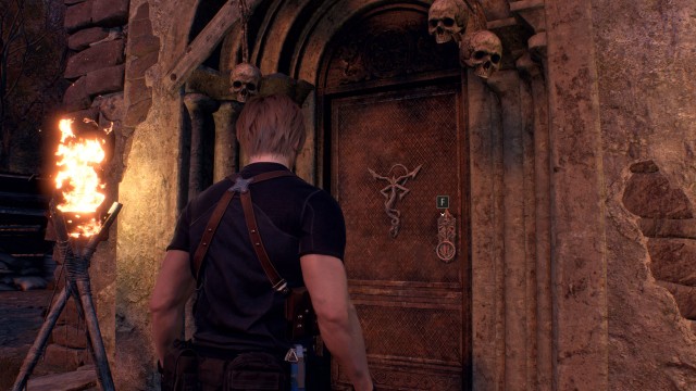 Door with Insignia (Town Hall)