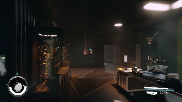 Approach the intercom / Throw the power switch