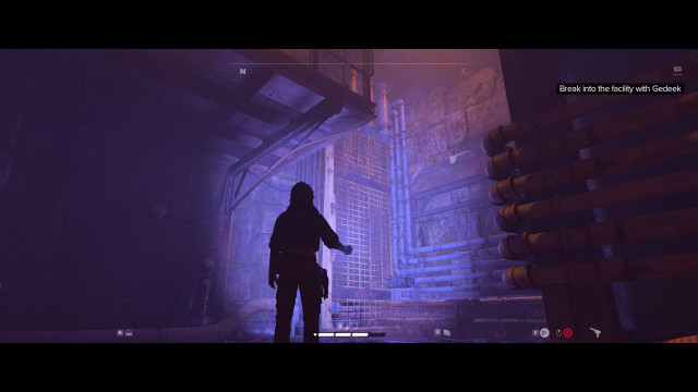 Break into the facility with Gedeek.