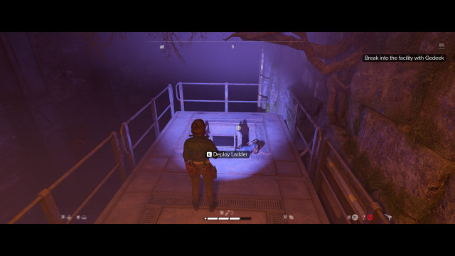 Break into the facility with Gedeek.